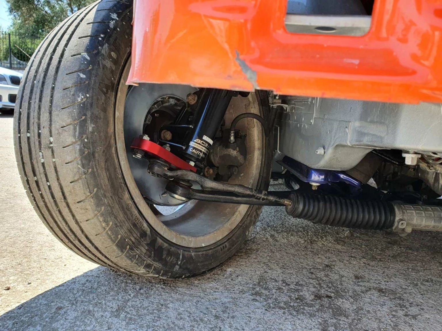 Custom drift lock kit και μεγάλη γωνία τιμονιού στο BMW E30